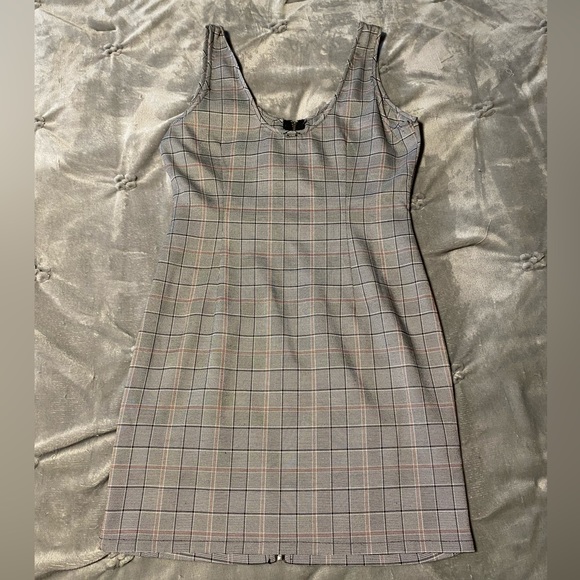 NWT Guess Dress - Picture 2 of 5